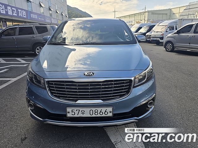 Kia Carnival 7-seater Limousine VIP — пробег 126 905 км — фото 1 из 5