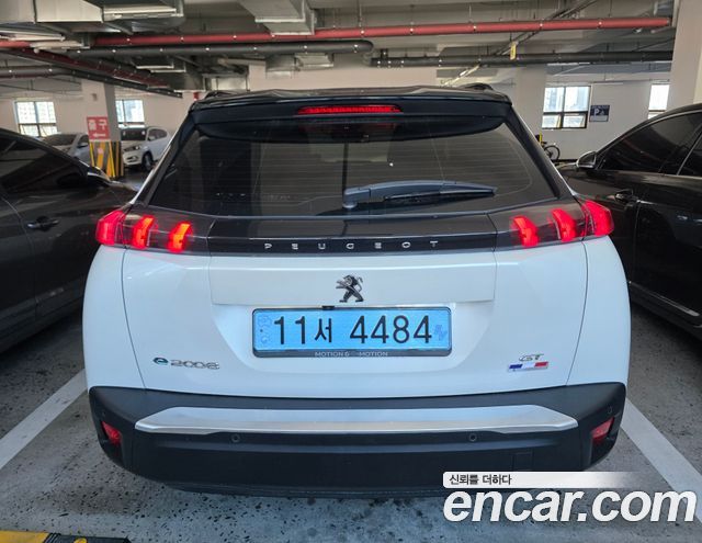 Peugeot 2008 EV GT — пробег 68 000 км — фото 3 из 5