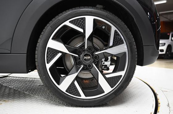 Mini Cooper Favoured — пробег 71 км — фото 5 из 5
