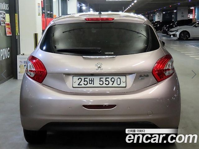 Peugeot 208 1.6 e-HDi Feline 5Door — пробег 127 932 км — фото 5 из 5