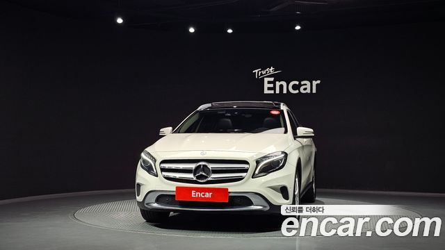 Mercedes-Benz GLA-Class GLA200 d 4MATIC — пробег 75 821 км — фото 3 из 5
