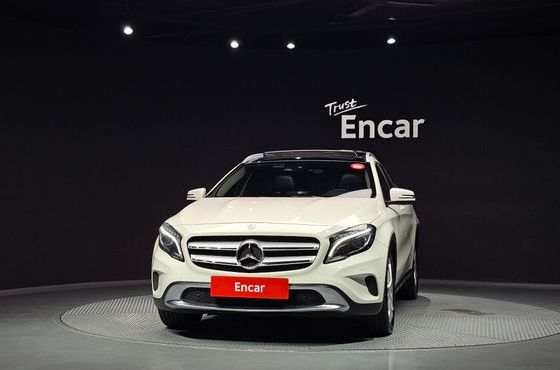 Mercedes-Benz GLA-Class GLA200 d 4MATIC — пробег 75 821 км — фото 3 из 5