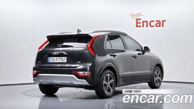 Kia Niro Prestige — пробег 45 599 км — фото 2 из 5