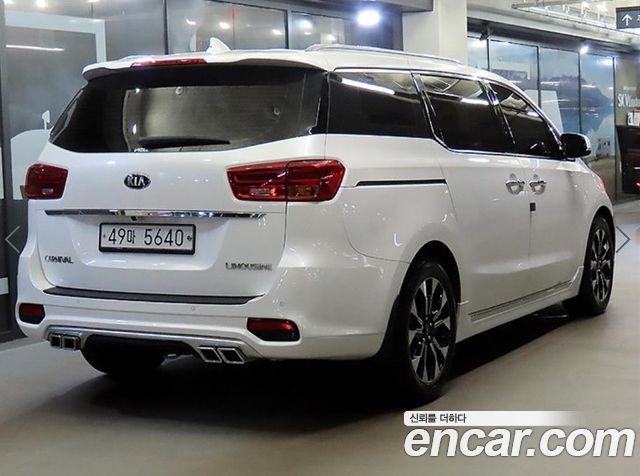 Kia Carnival 7-Seater Limousine VIP — пробег 224 928 км — фото 4 из 5