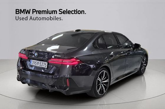 BMW 5-Series 530i xDrive M Sport — пробег 32 030 км — фото 2 из 5
