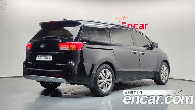 Kia Carnival 7-seater Limousine VIP — пробег 104 427 км — фото 2 из 5