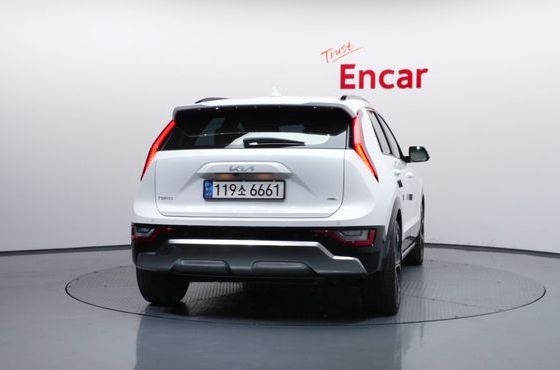 Kia Niro Prestige — пробег 76 846 км — фото 4 из 5
