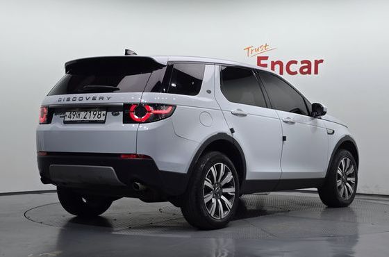 Land Rover Discovery Sport 2.0 TD4 HSE Luxury — пробег 124 897 км — фото 2 из 5