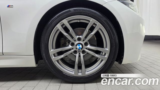 BMW 3-Series 320i M Sport — пробег 77 108 км — фото 5 из 5