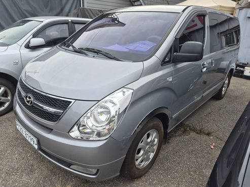 Hyundai Starex 12-Seater Wagon CVX Luxury — пробег 135 000 км — фото 4 из 5