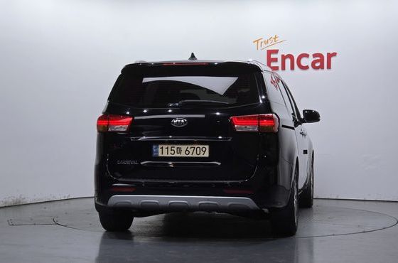 Kia Carnival 9-seater Prestige — пробег 229 362 км — фото 4 из 5
