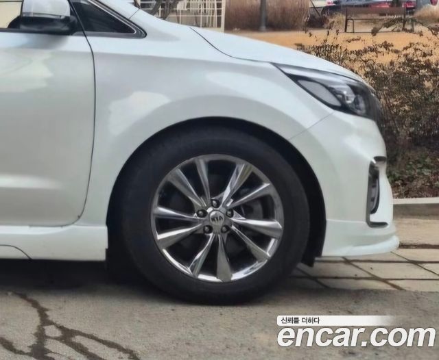 Kia Carnival 7-Seater Limousine President — пробег 104 613 км — фото 5 из 5