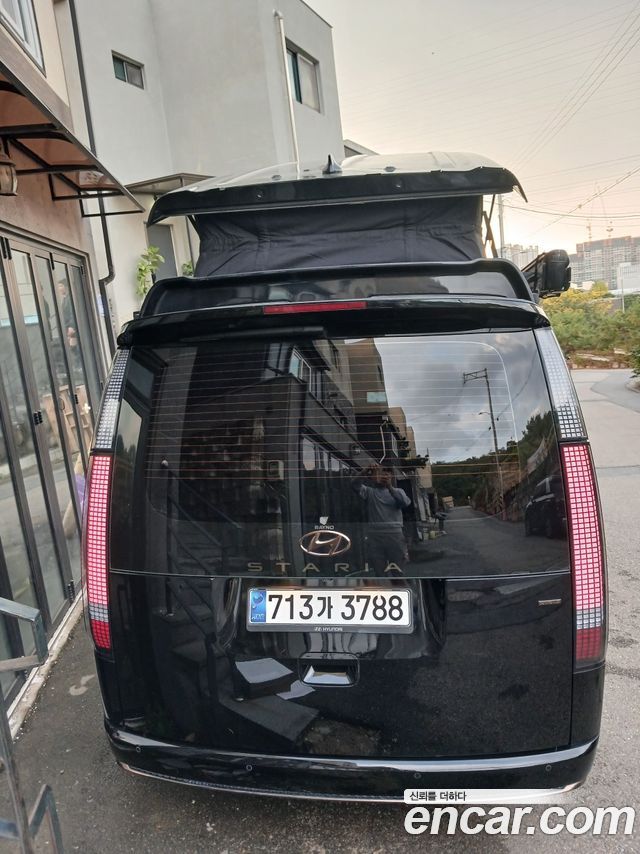 Hyundai Staria 4WD Camper Prestige Camper 11Seater — пробег 41 000 км — фото 4 из 5