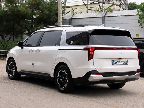 Kia Carnival Diesel 9-Seater Prestige — пробег 21 137 км — фото 3 из 5
