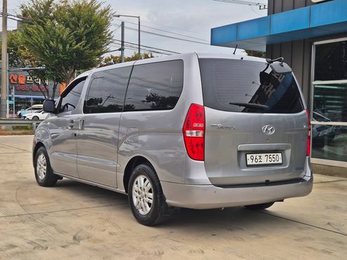 Hyundai Starex 5-Seater VAN Modern — пробег 228 789 км — фото 4 из 5