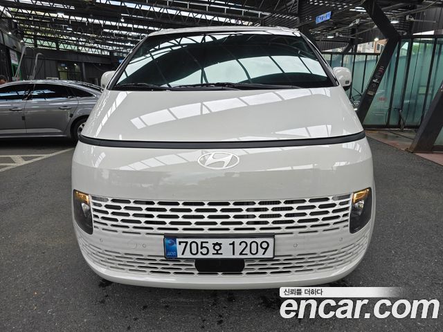 Hyundai Staria Tourer 11-Seater Modern — пробег 21 500 км — фото 1 из 5