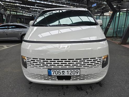 Hyundai Staria Tourer 11-Seater Modern — пробег 21 500 км — фото 1 из 5