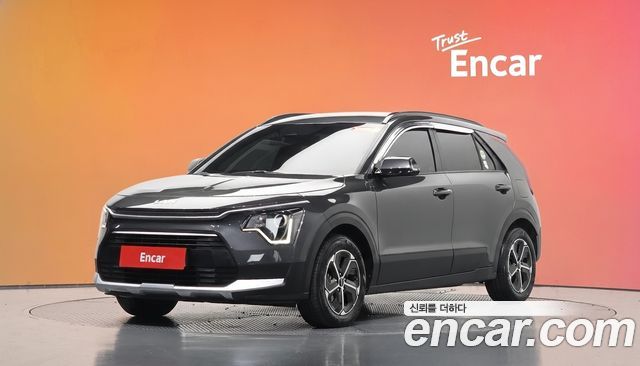 Kia Niro Prestige — пробег 92 557 км — фото 1 из 5