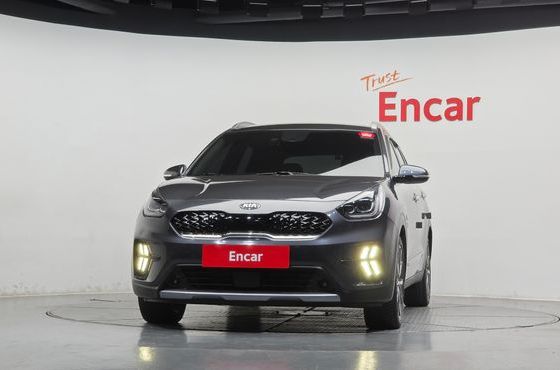 Kia Niro 1.6 HEV Noblesse Special — пробег 81 608 км — фото 3 из 5