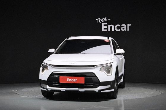 Kia Niro Prestige — пробег 4 115 км — фото 3 из 5