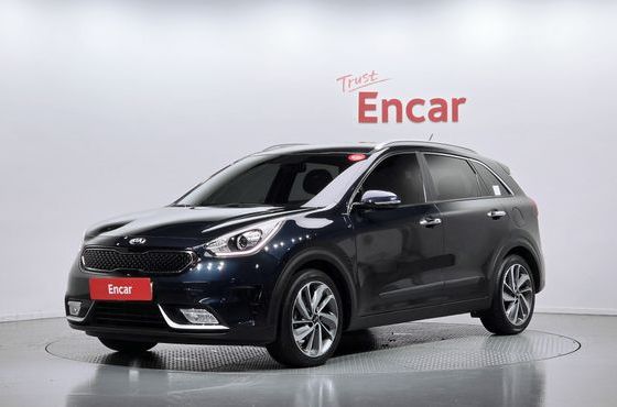 Kia Niro Prestige — пробег 127 627 км — фото 1 из 5