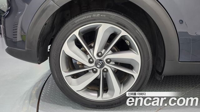 Kia Niro Prestige — пробег 127 627 км — фото 5 из 5