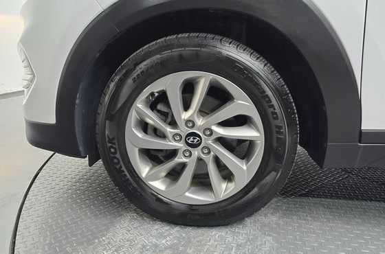 Hyundai Tucson Diesel 2.0 2WD Smart — пробег 180 934 км — фото 5 из 5