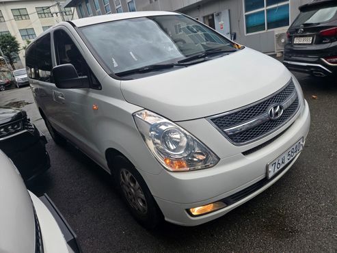 Hyundai Starex 12-Seater Wagon CVX Luxury — пробег 50 852 км — фото 3 из 5