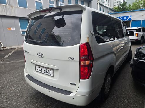 Hyundai Starex 12-Seater Wagon CVX Luxury — пробег 50 852 км — фото 4 из 5