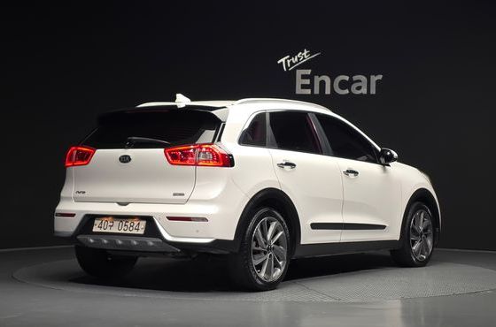 Kia Niro Noblesse — пробег 215 549 км — фото 2 из 5