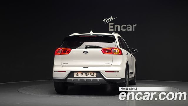Kia Niro Noblesse — пробег 215 549 км — фото 4 из 5