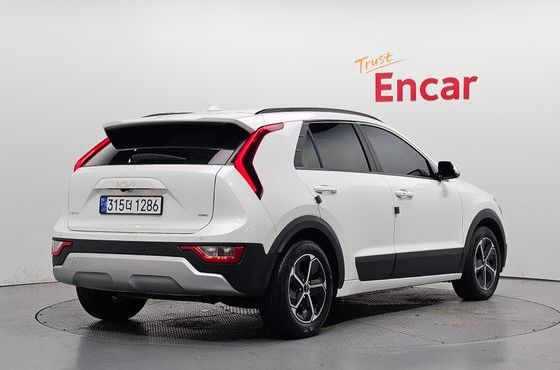 Kia Niro Prestige — пробег 86 590 км — фото 2 из 5