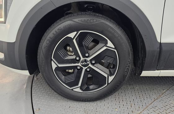 Kia Niro Prestige — пробег 86 590 км — фото 5 из 5