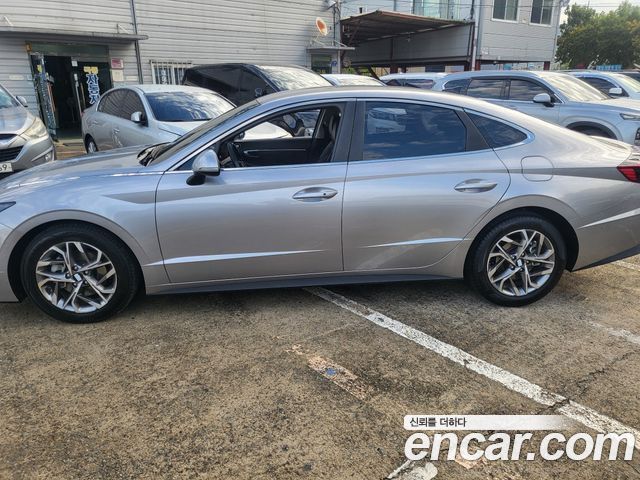 Hyundai Sonata 2.0 Premium Family — пробег 21 361 км — фото 4 из 5