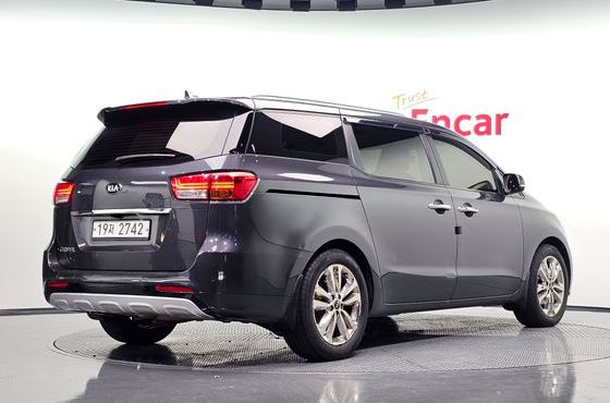 Kia Carnival 9-seater Prestige — пробег 275 170 км — фото 2 из 5