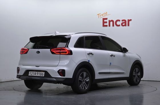 Kia Niro 1.6 HEV Prestige — пробег 37 448 км — фото 2 из 5