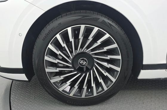 Hyundai Grandeur 2,5 Gasoline 2WD Calligraphy — пробег 14 571 км — фото 5 из 5