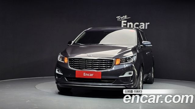 Kia Carnival 11-Seater Deluxe — пробег 120 205 км — фото 3 из 5