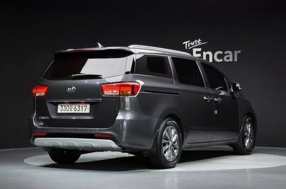 Kia Carnival 9-seater Luxury — пробег 127 174 км — фото 2 из 5