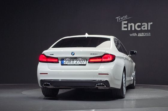 BMW 5-Series 530i xDrive Luxury — пробег 40 989 км — фото 4 из 5