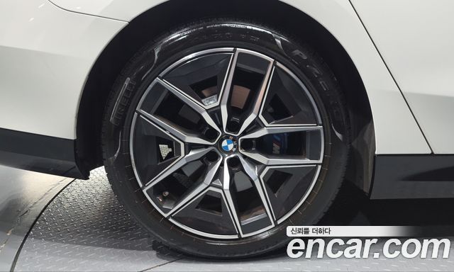 BMW 5-Series 520i M Sport — пробег 29 814 км — фото 5 из 5