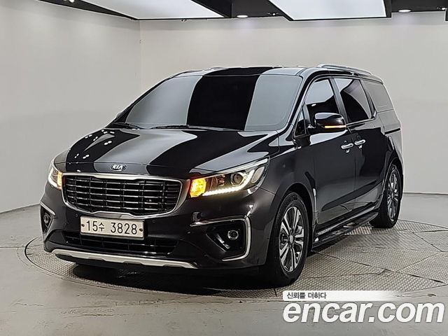 Kia Carnival 9-Seater Luxury — пробег 137 000 км — фото 1 из 5