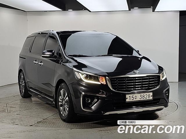 Kia Carnival 9-Seater Luxury — пробег 137 000 км — фото 2 из 5
