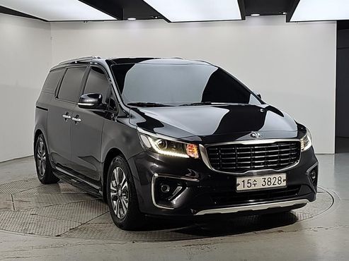 Kia Carnival 9-Seater Luxury — пробег 137 000 км — фото 2 из 5