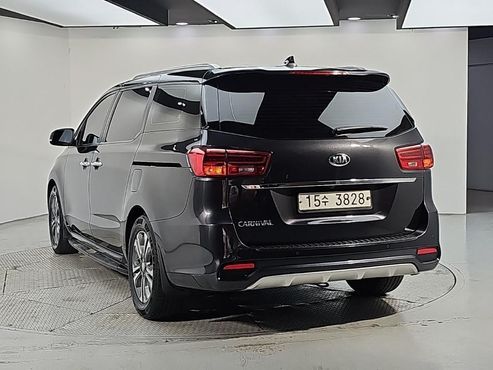 Kia Carnival 9-Seater Luxury — пробег 137 000 км — фото 3 из 5