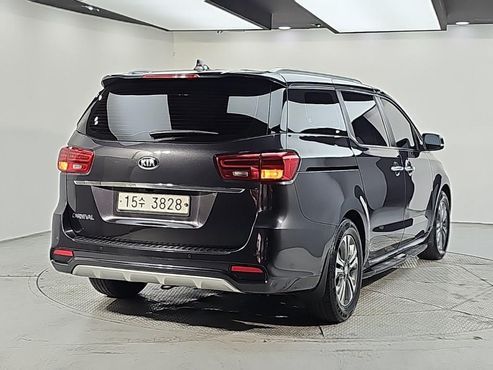 Kia Carnival 9-Seater Luxury — пробег 137 000 км — фото 4 из 5