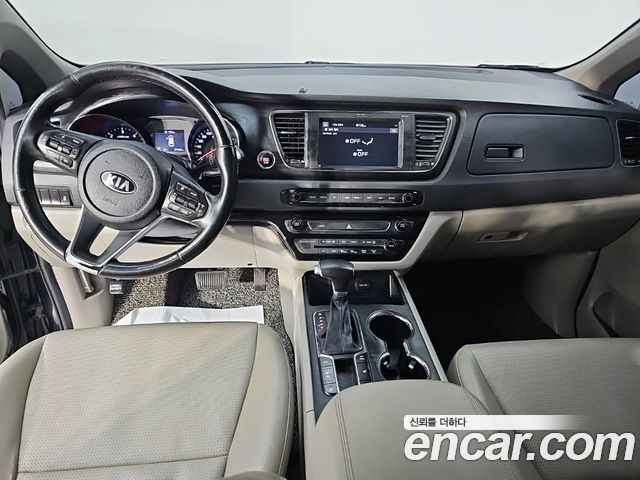 Kia Carnival 9-Seater Luxury — пробег 137 000 км — фото 5 из 5