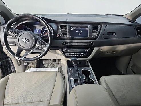 Kia Carnival 9-Seater Luxury — пробег 137 000 км — фото 5 из 5