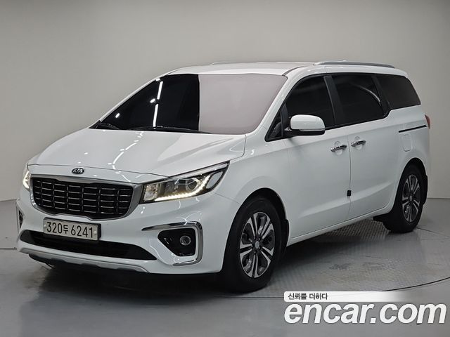 Kia Carnival 9-Seater Luxury — пробег 223 923 км — фото 1 из 5