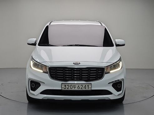 Kia Carnival 9-Seater Luxury — пробег 223 923 км — фото 2 из 5
